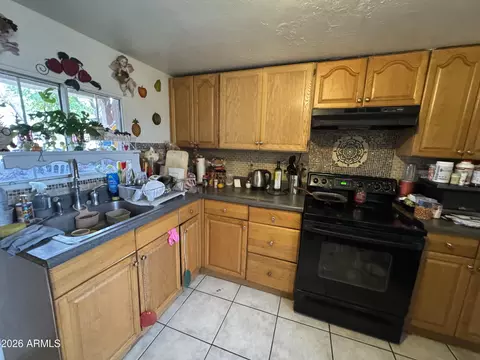 Kitchen - 740 W Cinnabar Ave, Phoenix, AZ 85021 photo 2 of 3