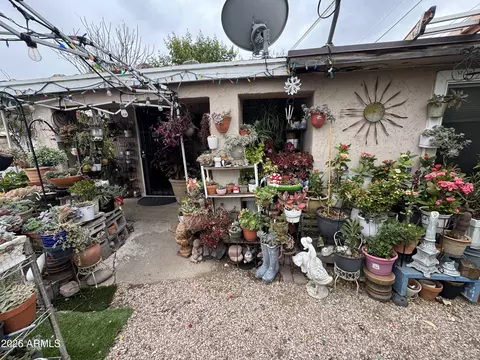 Exterior - 740 W Cinnabar Ave, Phoenix, AZ 85021 photo 7 of 13