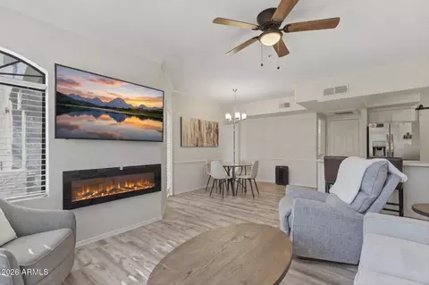 15095 N Thompson Peak Pkwy #1044, Scottsdale, AZ 85260