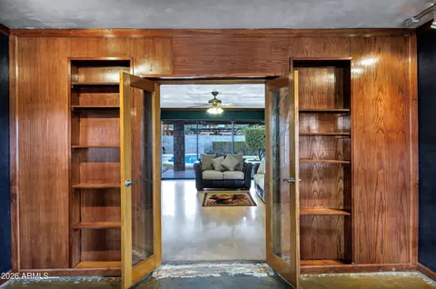 Entry Way - 2842 E Cheery Lynn Rd, Phoenix, AZ 85016 photo 1 of 2
