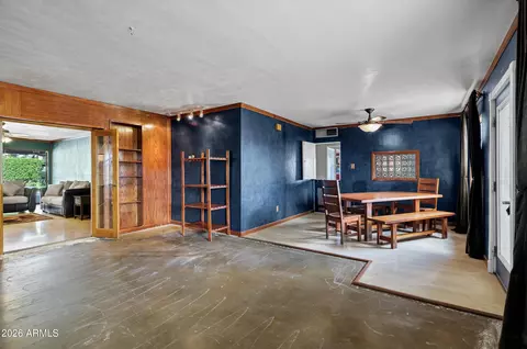 Dining - 2842 E Cheery Lynn Rd, Phoenix, AZ 85016 photo 1 of 2