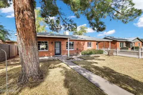 Exterior - 2842 E Cheery Lynn Rd, Phoenix, AZ 85016 photo 1 of 8