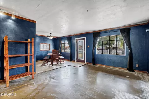 Living - 2842 E Cheery Lynn Rd, Phoenix, AZ 85016 photo 1 of 2