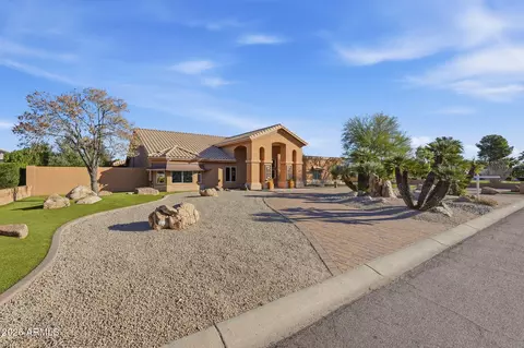 5332 W Misty Willow Ln, Glendale, AZ 85310