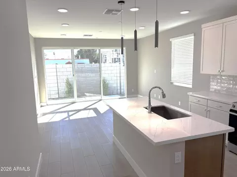 Kitchen - 1005 E Pasadena Ave, Phoenix, AZ 85014 photo 1 of 2