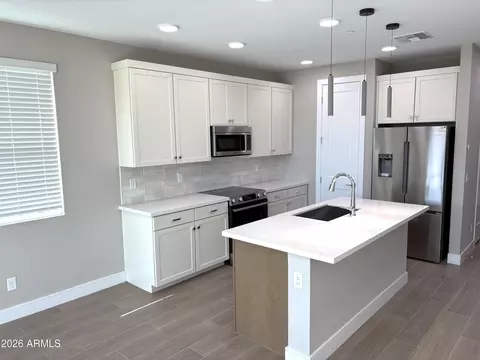 Kitchen - 1005 E Pasadena Ave, Phoenix, AZ 85014 photo 2 of 2