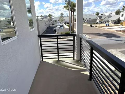 Exterior - 1005 E Pasadena Ave, Phoenix, AZ 85014 photo 3 of 4