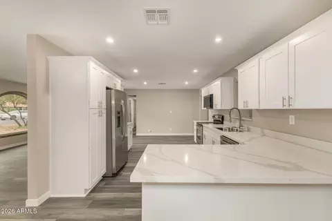 Kitchen - 328 E Monte Way, Phoenix, AZ 85042 photo 4 of 4