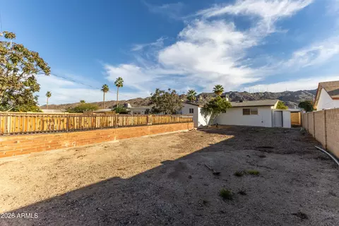Exterior - 328 E Monte Way, Phoenix, AZ 85042 photo 8 of 9