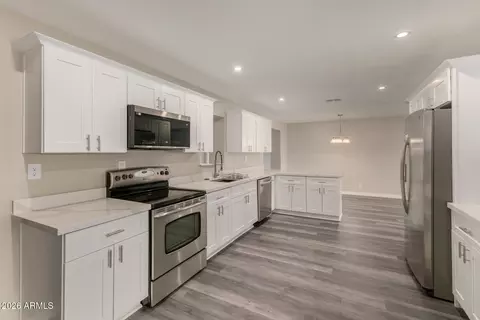 Kitchen - 328 E Monte Way, Phoenix, AZ 85042 photo 1 of 4