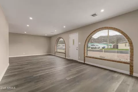 Living - 328 E Monte Way, Phoenix, AZ 85042 photo 1 of 6