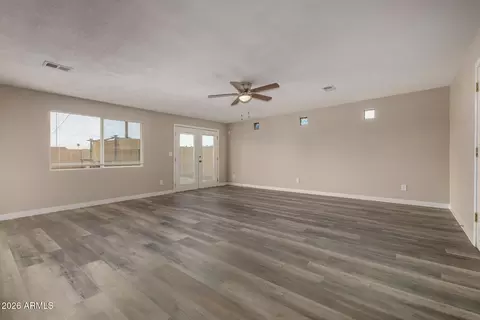 Living - 328 E Monte Way, Phoenix, AZ 85042 photo 3 of 6
