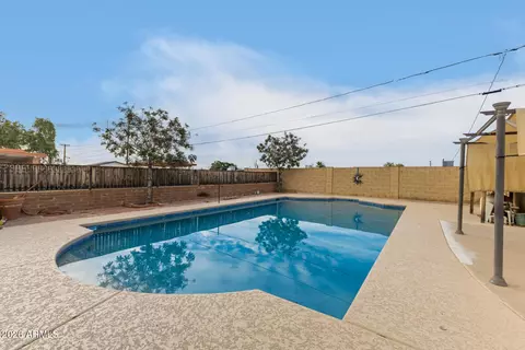 Exterior - 328 E Monte Way, Phoenix, AZ 85042 photo 6 of 9
