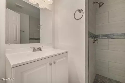 Bath - 328 E Monte Way, Phoenix, AZ 85042 photo 2 of 4