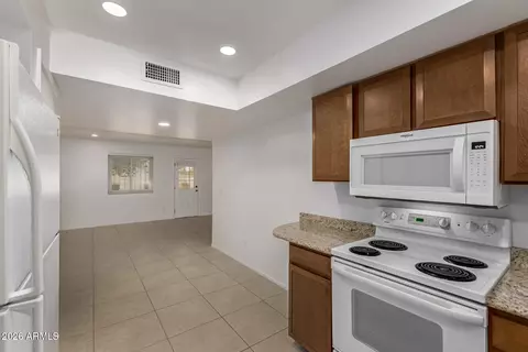 Kitchen - 3835 E Altadena Ave, Phoenix, AZ 85028 photo 3 of 3