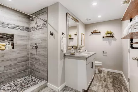 Bath - 490 E San Angelo Ave, Gilbert, AZ 85234 photo 4 of 4