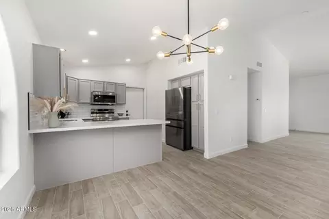Kitchen - 669 E Cathy Dr, Gilbert, AZ 85296 photo 1 of 4
