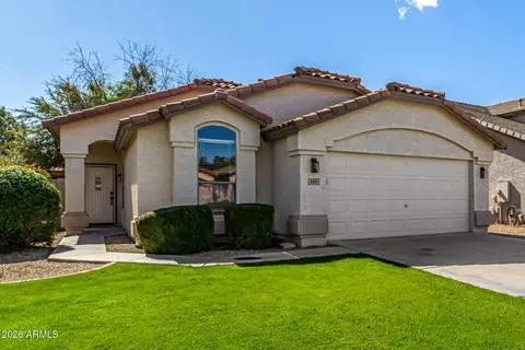 Exterior - 669 E Cathy Dr, Gilbert, AZ 85296 photo 2 of 8