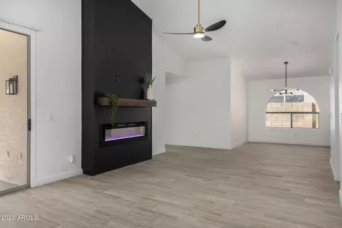 Living - 669 E Cathy Dr, Gilbert, AZ 85296 photo 1 of 4