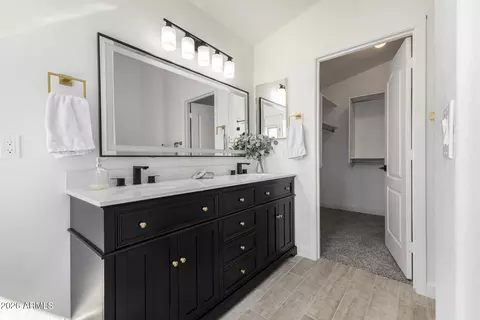 Bath - 669 E Cathy Dr, Gilbert, AZ 85296 photo 1 of 3