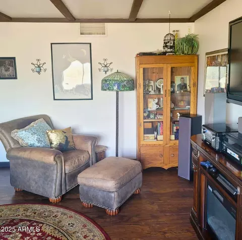 Living - 3401 E Paradise Ln, Phoenix, AZ 85032 photo 3 of 4
