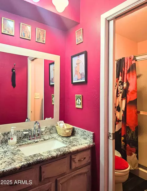 Bath - 3401 E Paradise Ln, Phoenix, AZ 85032 photo 2 of 2