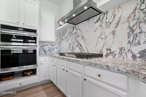 Kitchen - 4586 E Nightingale Ln, Gilbert, AZ 85298 photo 5 of 6