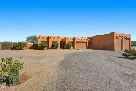 Exterior - 1114 E Carlise Rd, Phoenix, AZ 85086 photo 3 of 11