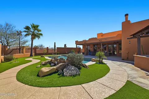 Exterior - 1114 E Carlise Rd, Phoenix, AZ 85086 photo 6 of 11
