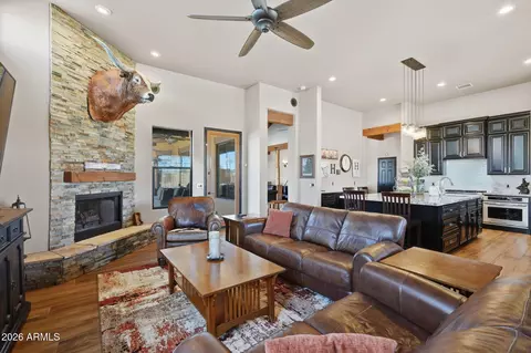 Living - 1114 E Carlise Rd, Phoenix, AZ 85086 photo 6 of 7