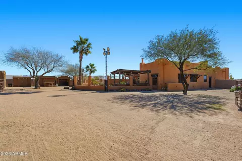 Exterior - 1114 E Carlise Rd, Phoenix, AZ 85086 photo 10 of 11
