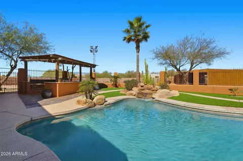Exterior - 1114 E Carlise Rd, Phoenix, AZ 85086 photo 8 of 11