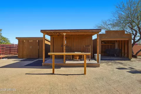 Exterior - 1114 E Carlise Rd, Phoenix, AZ 85086 photo 2 of 11