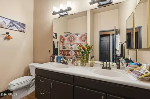 Bath - 1114 E Carlise Rd, Phoenix, AZ 85086 photo 3 of 3