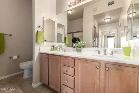 Bath - 2989 N 44th St #3031, Phoenix, AZ 85018 photo 2 of 3