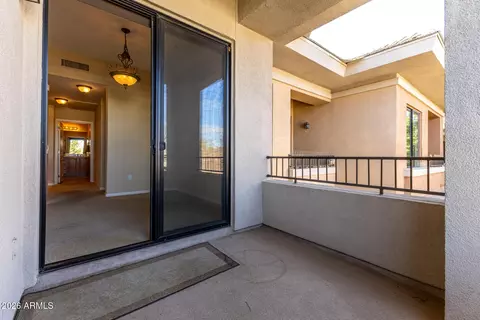 Exterior - 2989 N 44th St #3031, Phoenix, AZ 85018 photo 3 of 6