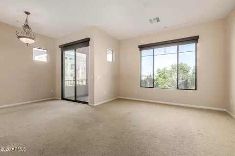 Living - 2989 N 44th St #3031, Phoenix, AZ 85018 photo 3 of 4