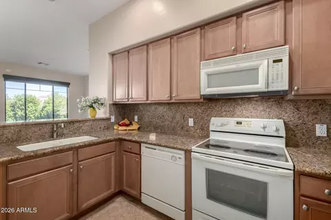 Kitchen - 2989 N 44th St #3031, Phoenix, AZ 85018 photo 1 of 3