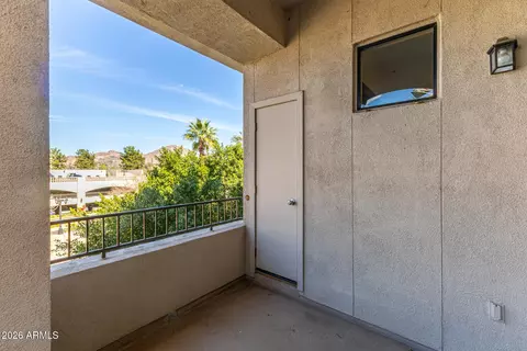 Exterior - 2989 N 44th St #3031, Phoenix, AZ 85018 photo 2 of 6