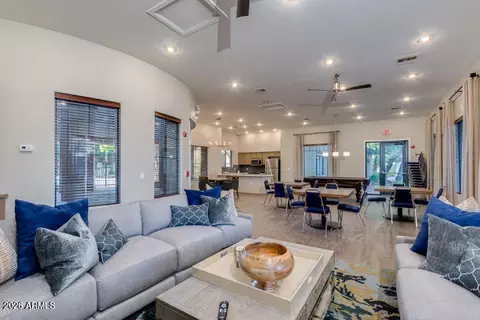 View/Area - 2989 N 44th St #3031, Phoenix, AZ 85018 photo 2 of 6