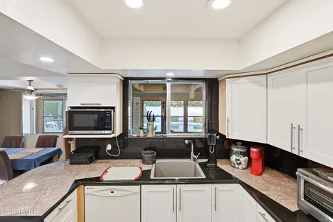 3830 E Shangri La Rd, Phoenix, AZ 85028 photo 17