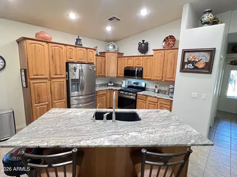 Kitchen - 5802 E Montara Pl, Mesa, AZ 85215 photo 3 of 4