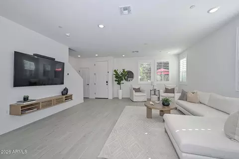 Living - 2665 S Catherine Dr #101, Gilbert, AZ 85295 photo 1 of 1