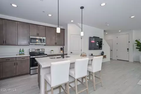 Kitchen - 2665 S Catherine Dr #101, Gilbert, AZ 85295 photo 1 of 3