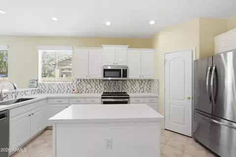 Kitchen - 3447 E Vaughn Ave, Gilbert, AZ 85234 photo 4 of 5