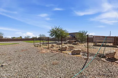Exterior - 11 E Cavalry Dr, Phoenix, AZ 85086 photo 6 of 7