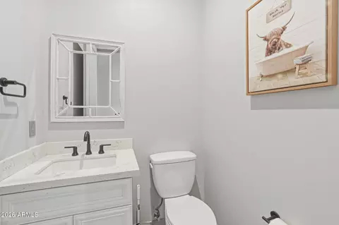 Bath - 11 E Cavalry Dr, Phoenix, AZ 85086 photo 3 of 5