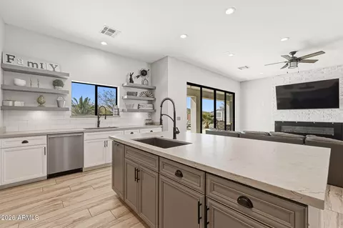 Kitchen - 11 E Cavalry Dr, Phoenix, AZ 85086 photo 1 of 3