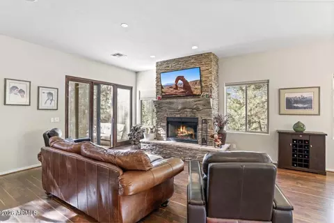 Living - 415 E Rim Estates Trl, Payson, AZ 85541 photo 2 of 4