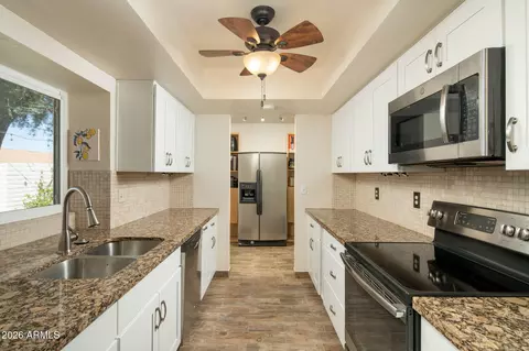 Kitchen - 902 E Wagoner Rd, Phoenix, AZ 85022 photo 1 of 3
